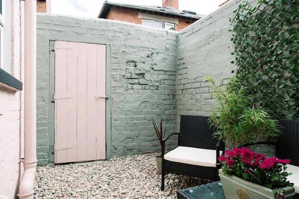 Designer 4-Bed Home In The Heart Of Belfast Semesterbostad