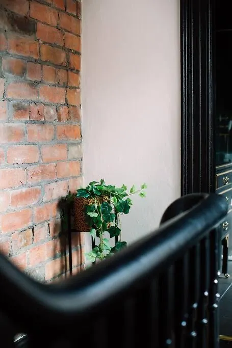 Designer 4-Bed Home In The Heart Of Belfast 0*,