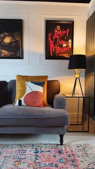 Designer 4-Bed Home In The Heart Of Belfast 0*,