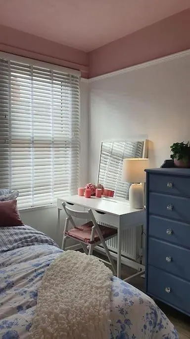 Semesterbostad Designer 4-Bed Home In The Heart Of Belfast