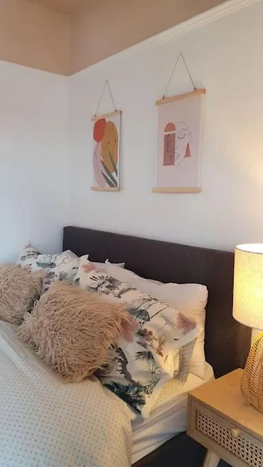 Designer 4-Bed Home In The Heart Of Belfast 0*,  Storbritannien