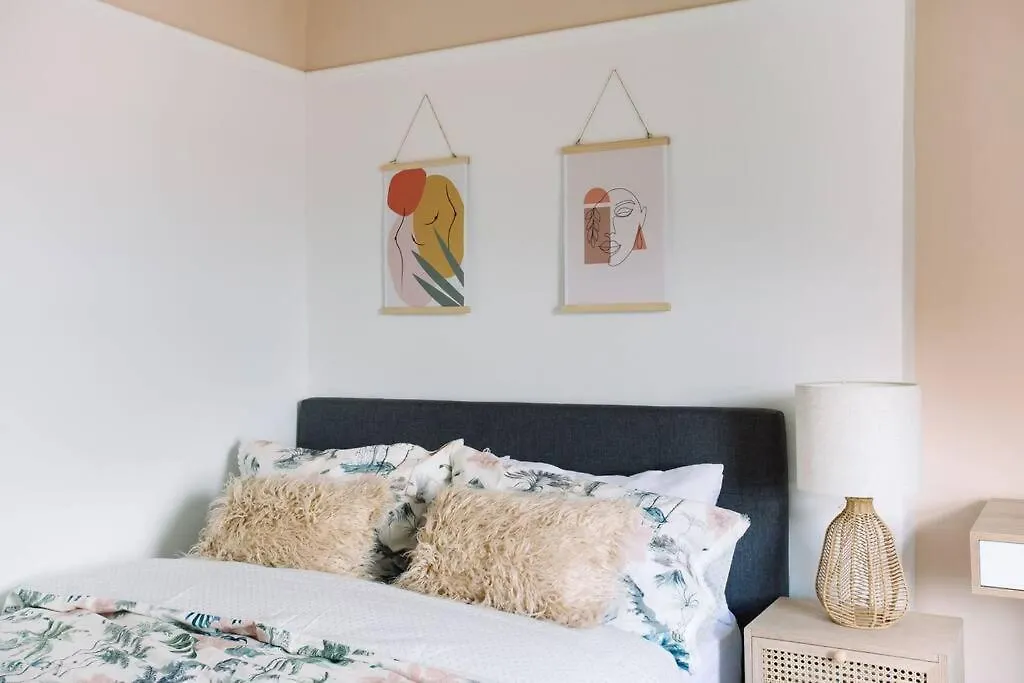 Designer 4-Bed Home In The Heart Of Belfast