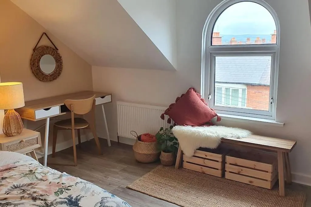 Designer 4-Bed Home In The Heart Of Belfast