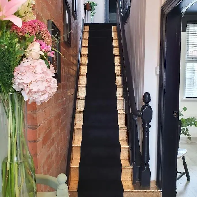 Designer 4-Bed Home In The Heart Of Belfast Hébergement de vacances