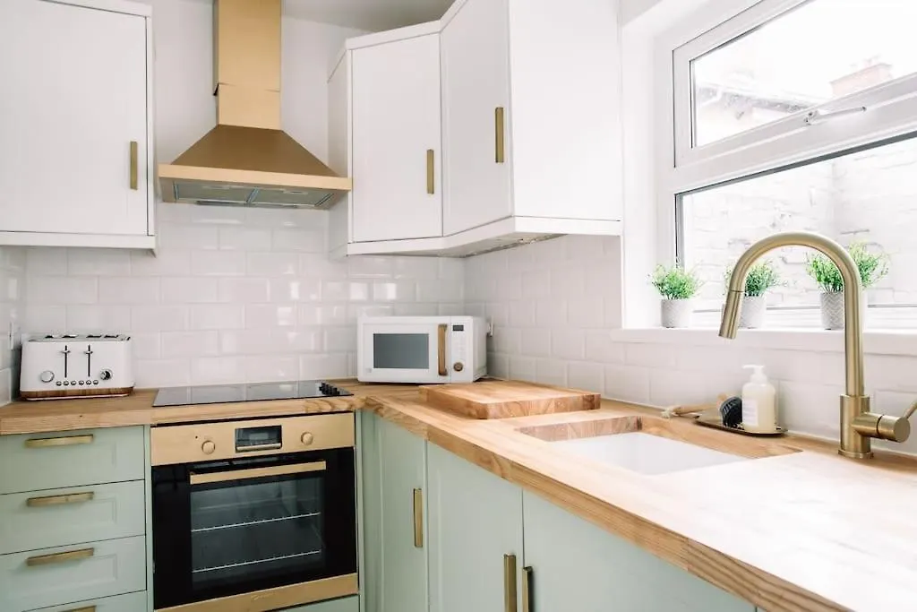 Designer 4-Bed Home In The Heart Of Belfast Hébergement de vacances